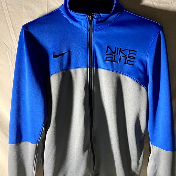 nike basketball hoodie warm up